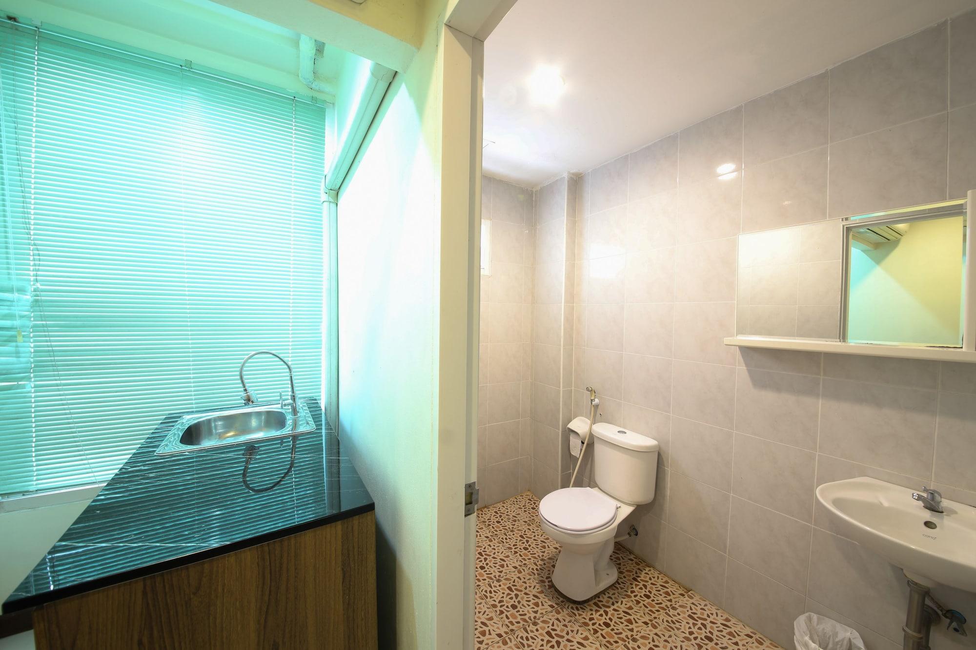 Oyo 118 Beach Walk Stay Patong Exterior photo