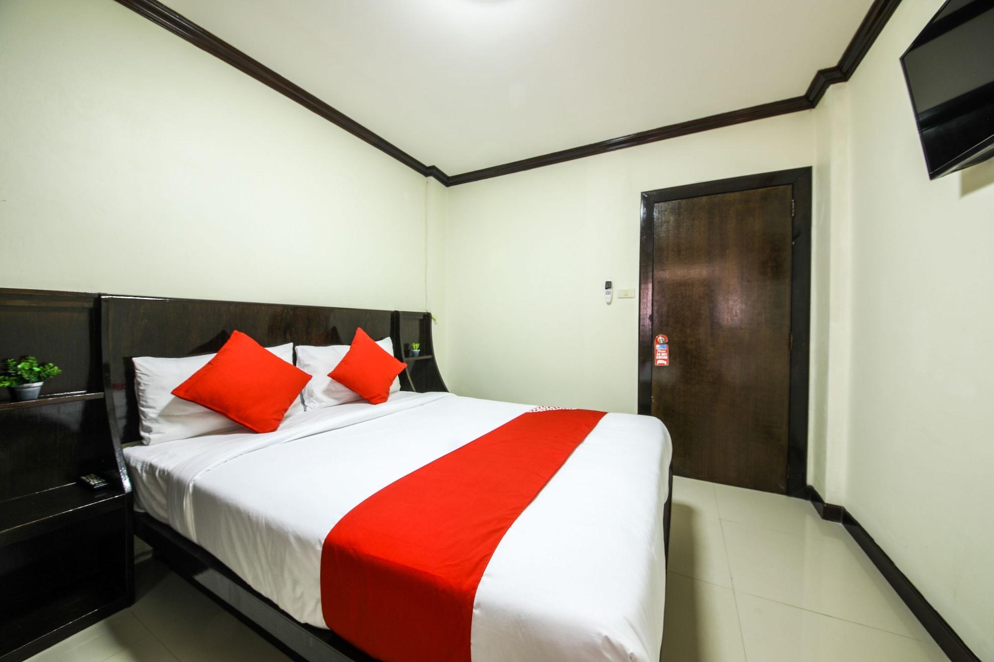 Oyo 118 Beach Walk Stay Patong Exterior photo