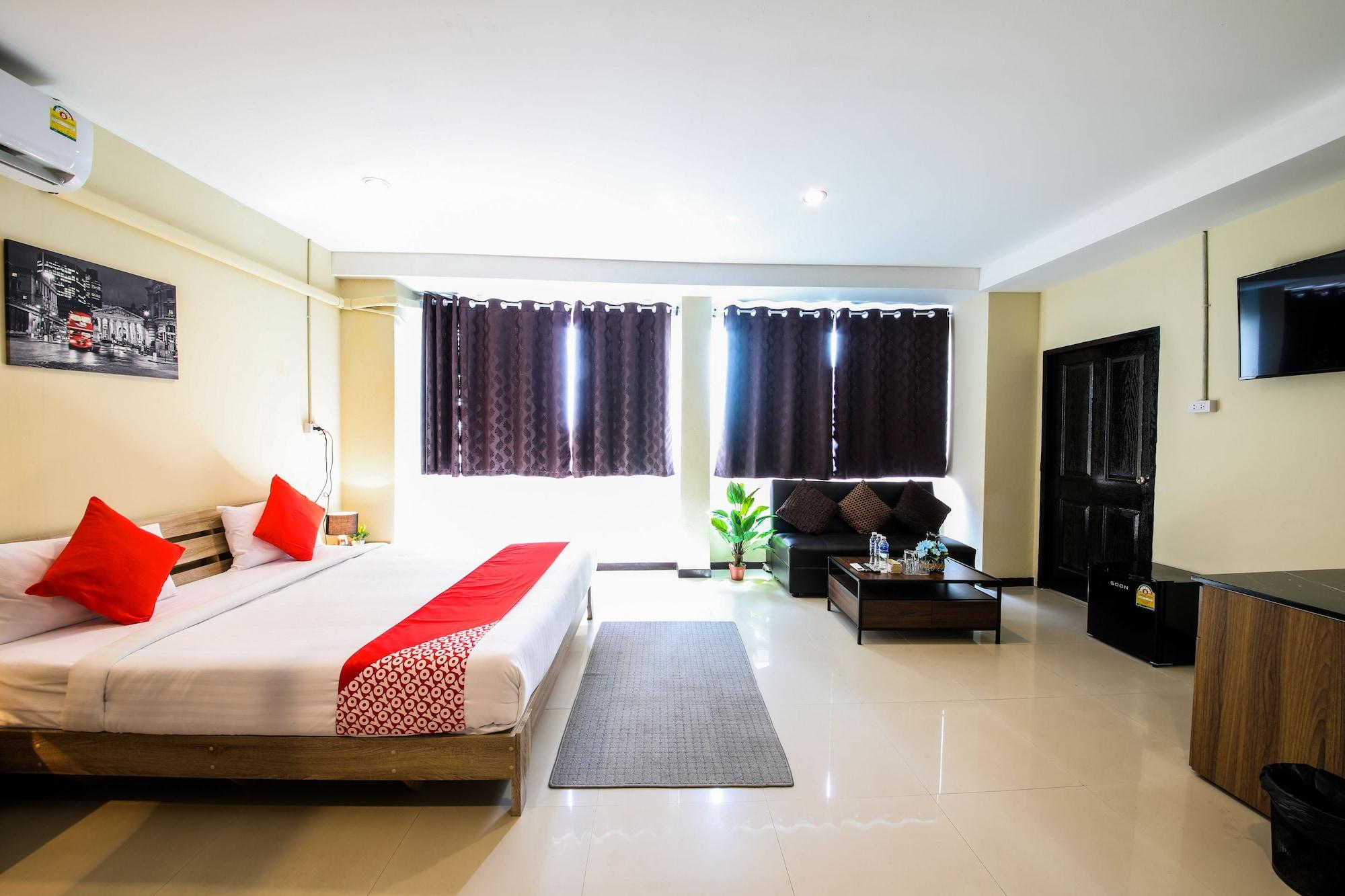 Oyo 118 Beach Walk Stay Patong Exterior photo